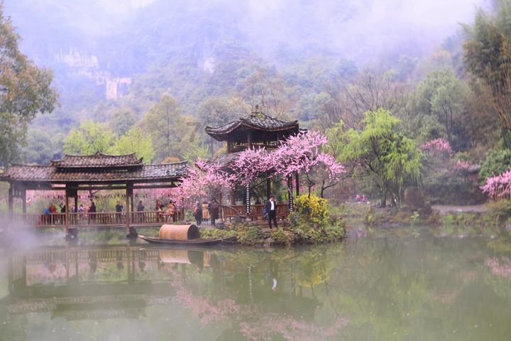华硕技嘉主板哪个好游戏画面
